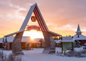 finsko-hotel-santa-claus-holiday-village-007.jpg