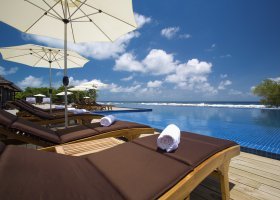 maledivy-hotel-atmosphere-kanifushi-013.jpg