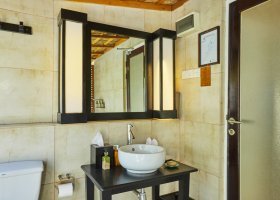 maledivy-hotel-kuredu-island-resort-spa-064.jpg