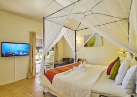 maledivy-hotel-kuredu-island-resort-spa-066.jpg