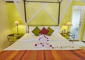 maledivy-hotel-kuredu-island-resort-spa-070.jpg