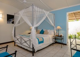 maledivy-hotel-kuredu-island-resort-spa-074.jpg