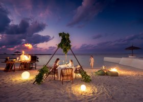 maledivy-hotel-oblu-sangeli-360.jpg