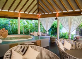 maledivy-hotel-reethi-faru-resort-215.jpg