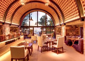 mauricius-hotel-outrigger-mauritius-beach-resort-013.jpg