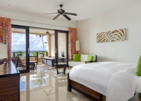 seychely-hotel-double-tree-by-hilton-allamanda-014.jpg