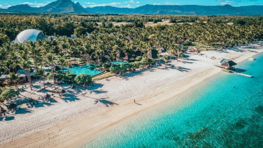 La Pirogue Resort & Spa