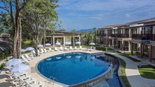 The Leaf on The Sands by Katathani ****