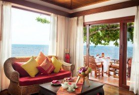 Deluxe Beach Front Suite (65m²)