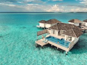 Sunset Aqua Pool Suite (130 m2)