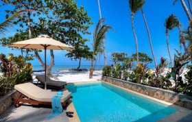 Sea Front Beach Villa with private pool