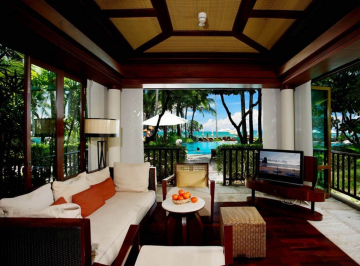 One Bedroom Beafront Villa with Pool